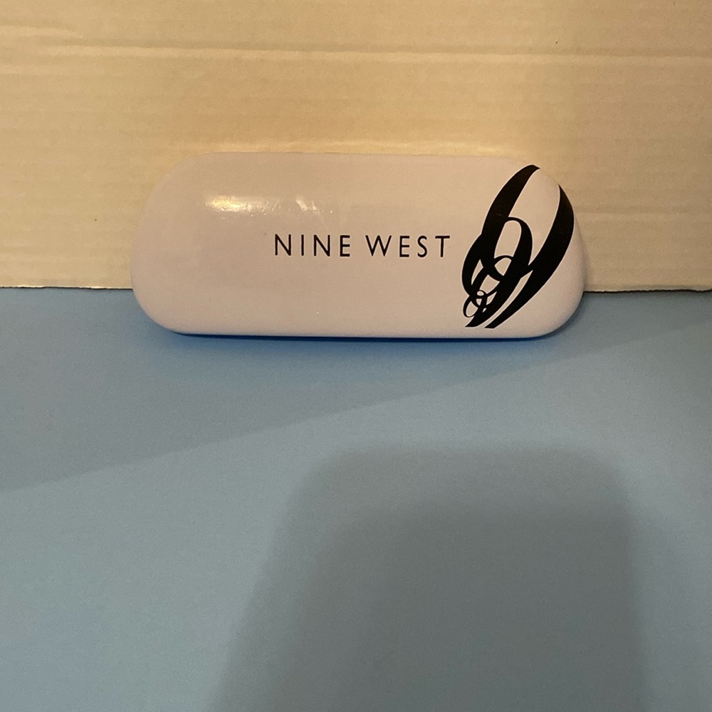 Nine West White Eyeglass Case ( 10 )